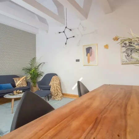 Apartment Outremer Blue